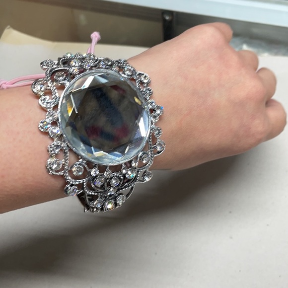 Cuff Bracelet - Picture 4 of 5